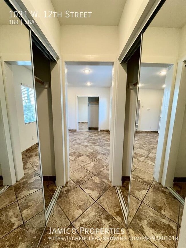 Building Photo - 1031 W 12th St