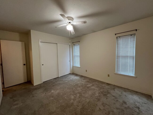 Building Photo - 1625 Centerville Rd