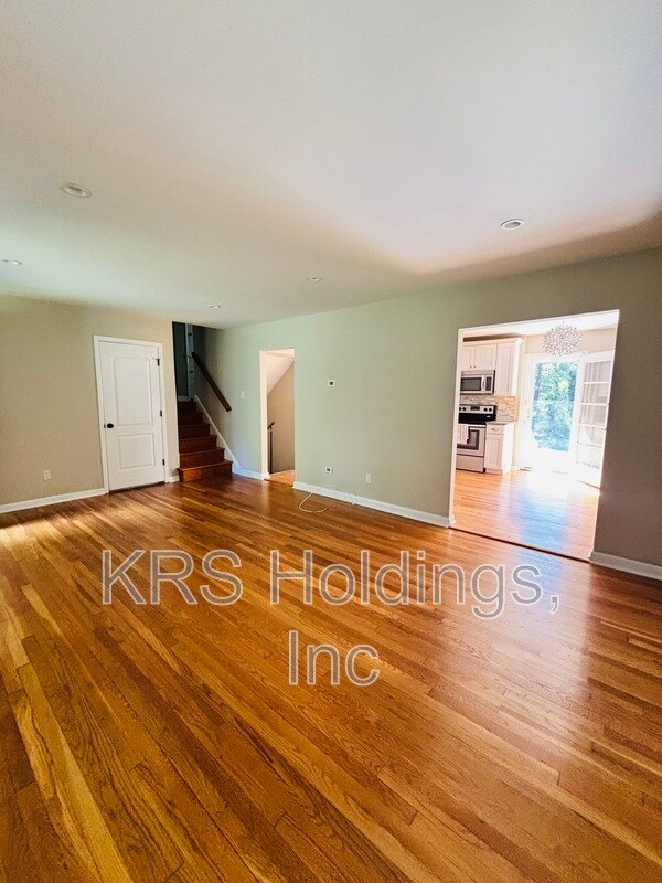 Building Photo - 2318 Penrose Dr