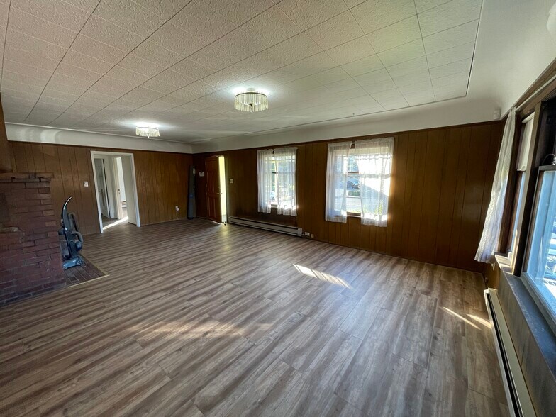 Building Photo - 15210 42nd Ave S