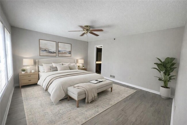 Building Photo - 5053 Gardenia Cir