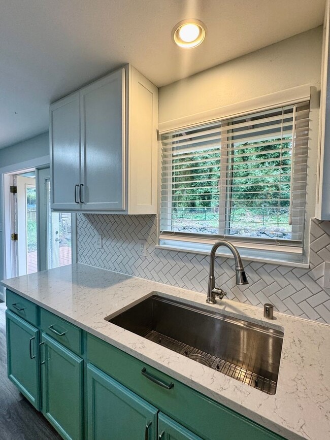 Building Photo - East Bremerton rambler with huge fenced yard...now available