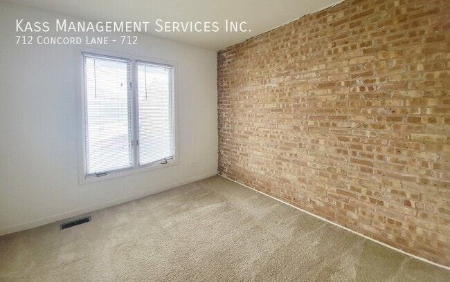 Building Photo - 712 Concord Ln
