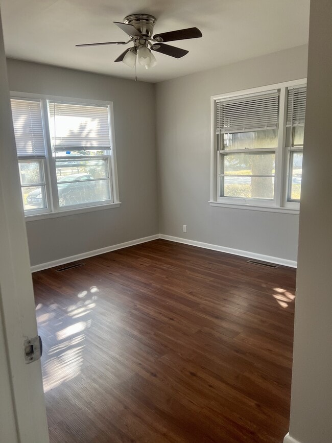 Building Photo - 317 S Seward St