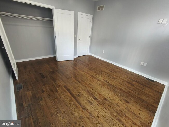 Building Photo - 1105 Mt Vernon St