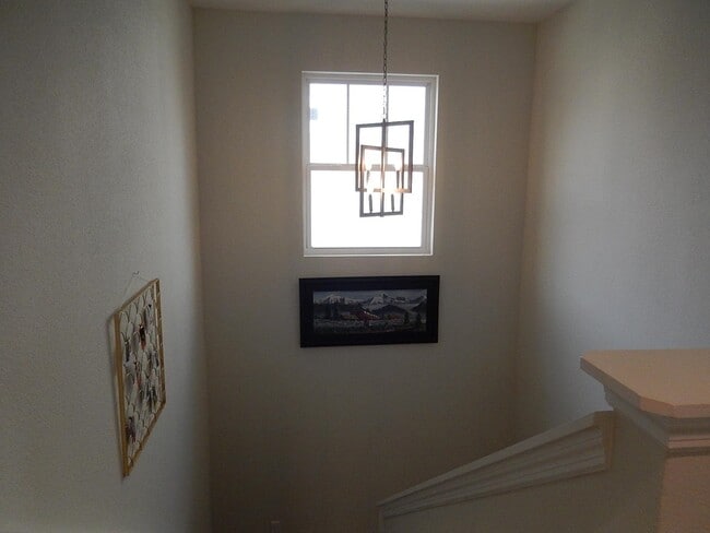 Building Photo - 2886 Fontana St