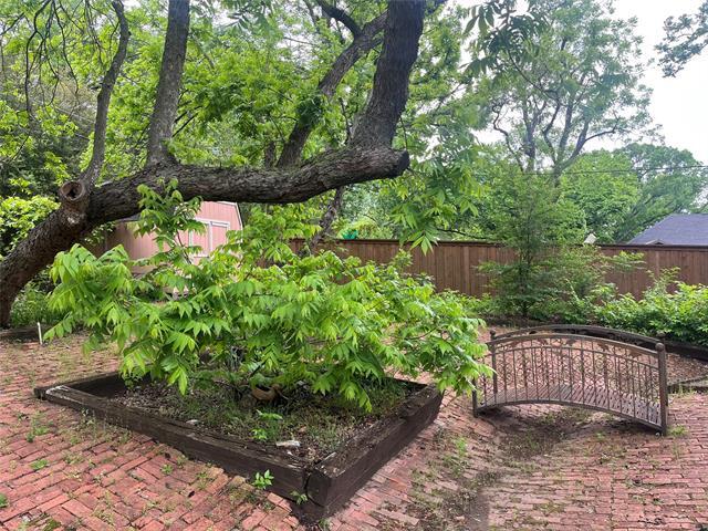 Building Photo - 14140 Hillcrest Rd