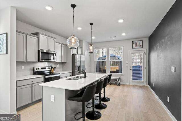 Building Photo - 165 Tulip Dr