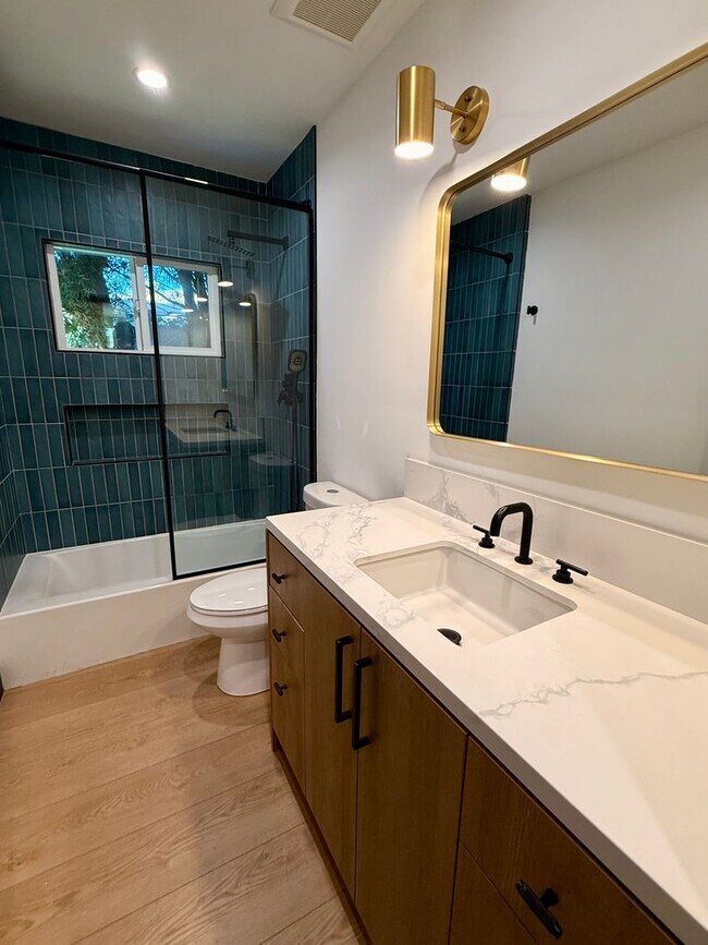 Building Photo - 7309 Yarmouth Ave