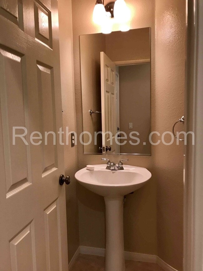Building Photo - 11665 Miro Cir