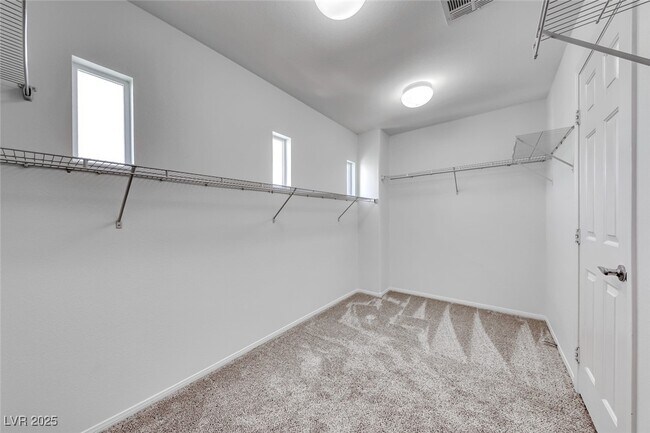 Building Photo - 6534 Ditmars St