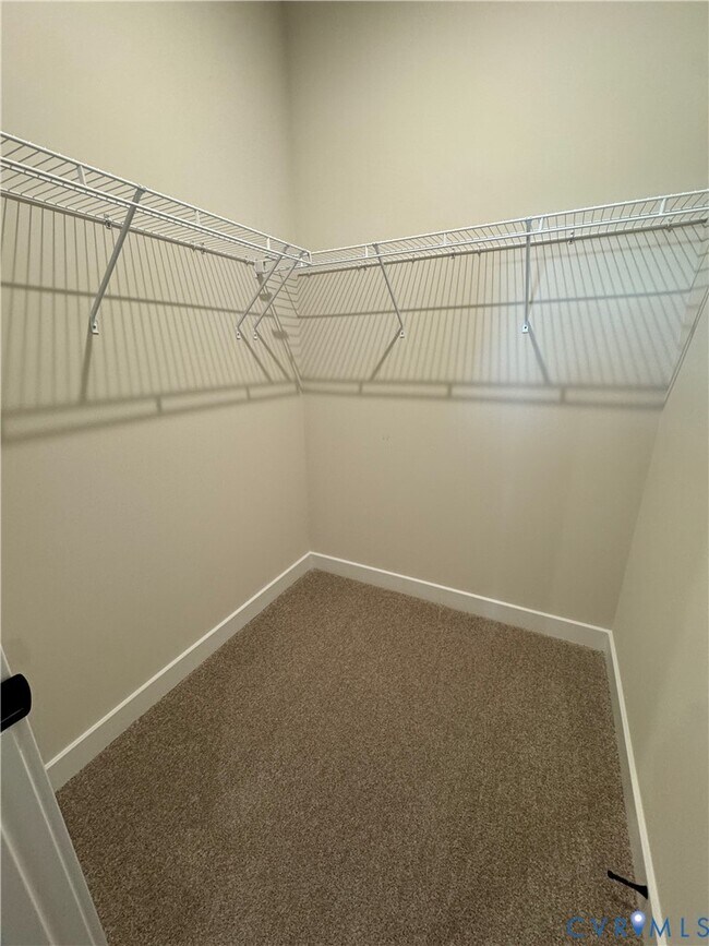 Building Photo - 8029 Lake Laurel Ln