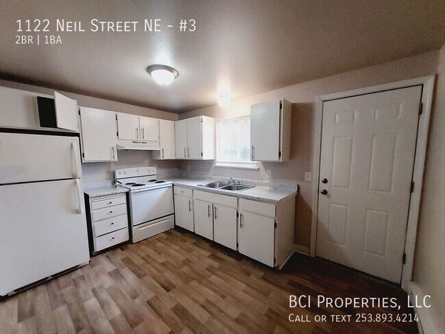 Building Photo - 1122 Neil St NE