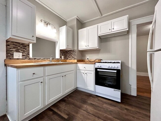 Building Photo - Three Bedroom Home in Muskegon