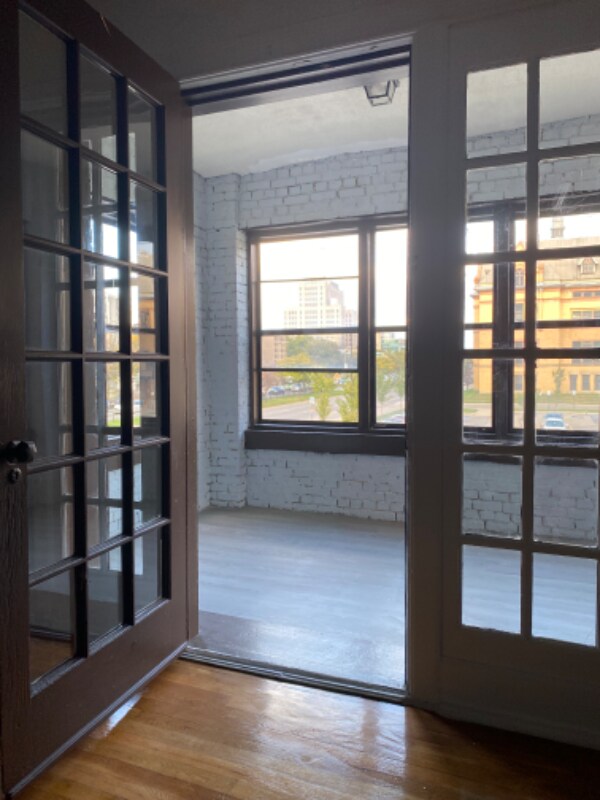 Building Photo - 4863 2nd Ave