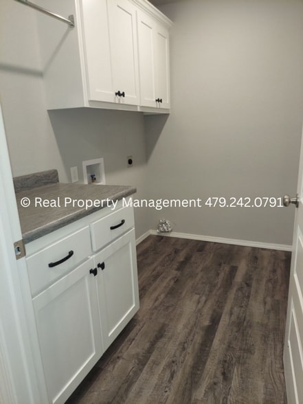 Building Photo - 1200 Sandstone Dr