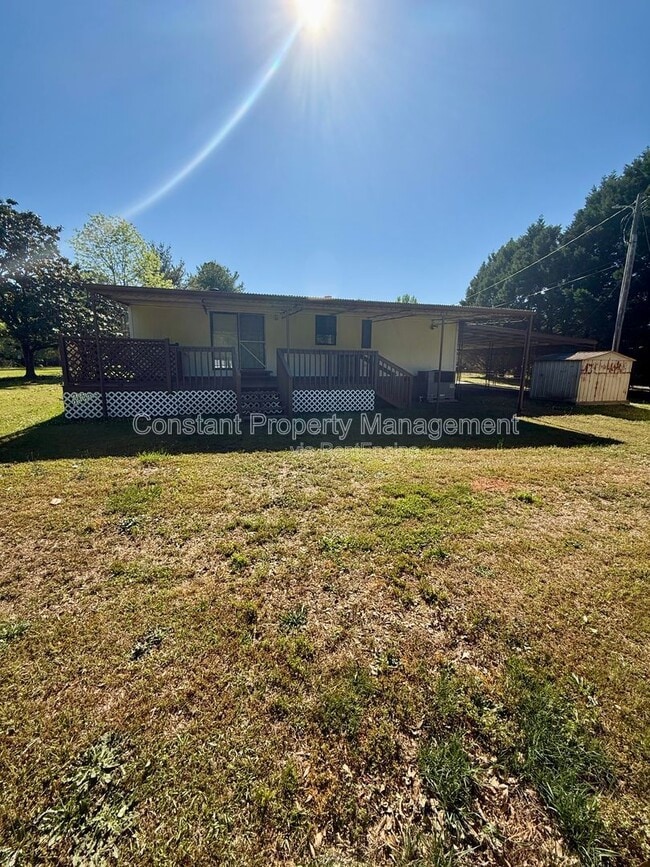 Building Photo - 491 Johnny Cut Rd