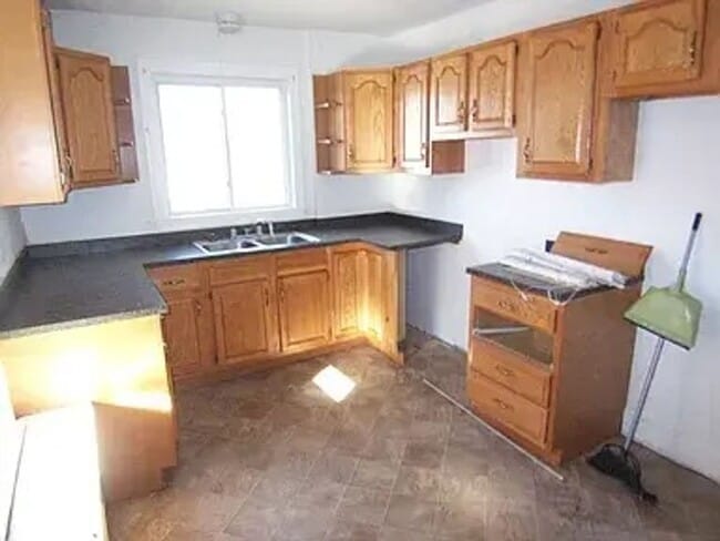 Building Photo - 719-721 Elmira St