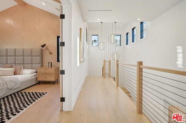 Building Photo - 5124 Calvin Ave