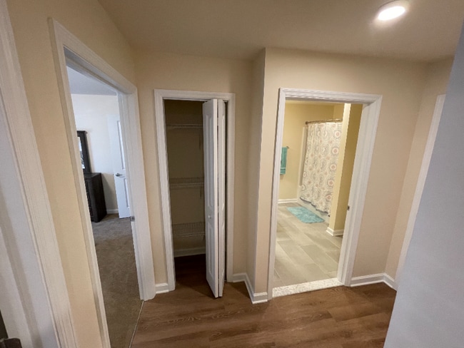 Building Photo - 540 Northend Dr