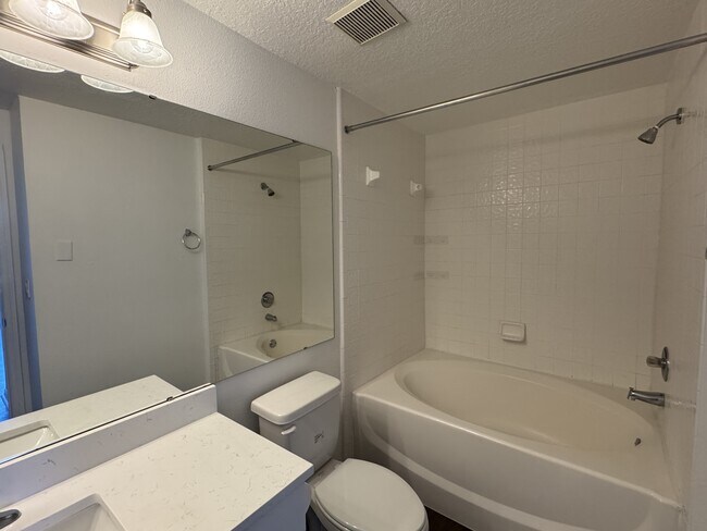 Building Photo - 5536 Metrowest Blvd
