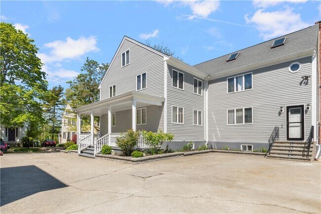 Building Photo - 706 Hope St