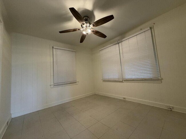 Building Photo - To register for the showing time below, note the 4 digit code: 5714 and click "APPLY NOW."(mobile...