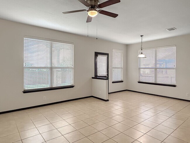 Building Photo - One-Story Home with Office in Bridlewood P...