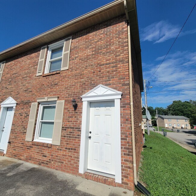 Building Photo - 1819 Stargazer Dr