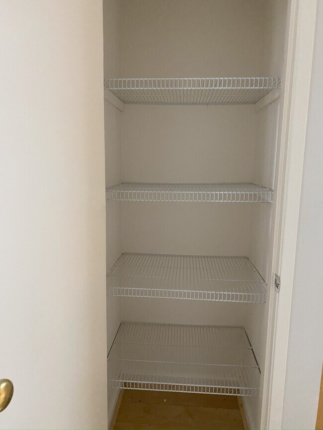 Building Photo - 4971 Ponderosa Ter