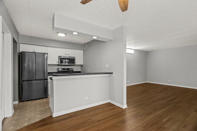 Building Photo - 2310 Woodbridge Way