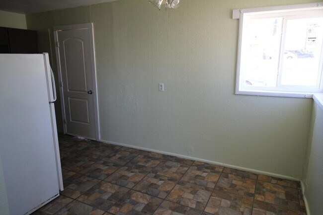 Building Photo - 3900 Flory Ave