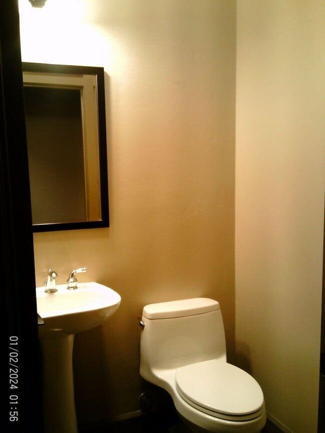 Building Photo - CUSTOM BUILT IN GATED SOUTHERN OAKS !!!  APPLICATION PENDING