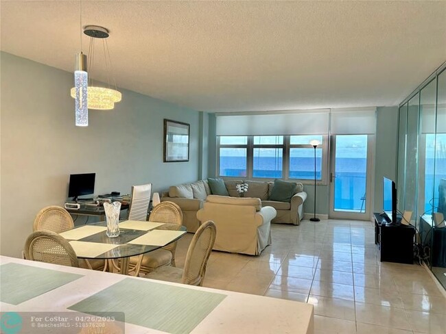 Building Photo - 3725 S Ocean Dr
