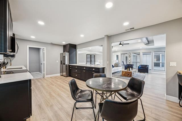 Building Photo - 2833 Meadowbrook Dr