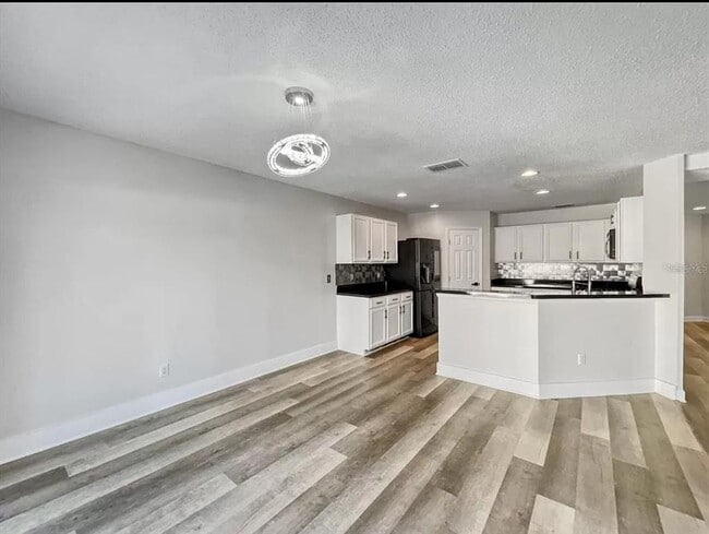 Building Photo - 163 Rona Ln