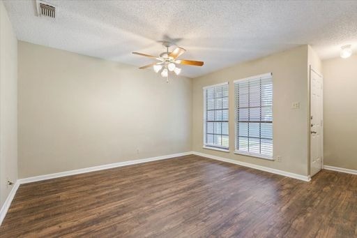 Apartment Floor Plan - Hunterwood