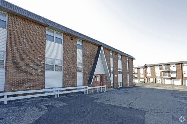 Building Photo - Briargate Apartments