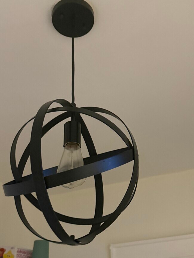 Building Photo - 1541 3rd Ave