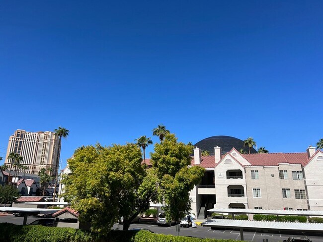 Building Photo - Meridian Unique 2/Bd 2/Ba St Tropez Floor ...