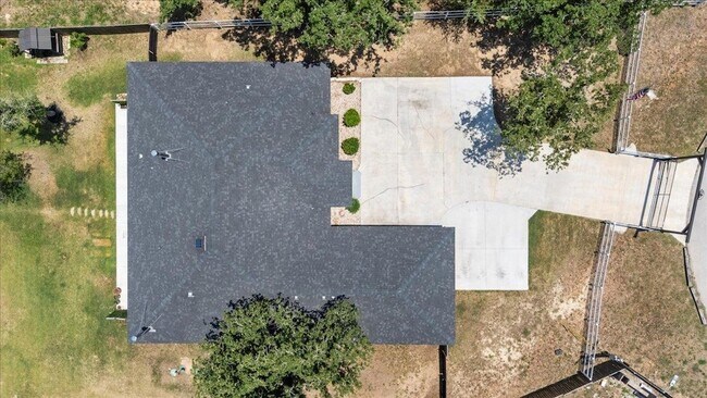 Building Photo - 127 Medlar Dr