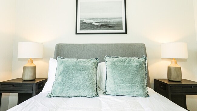 Building Photo - 4250 Glencoe Ave