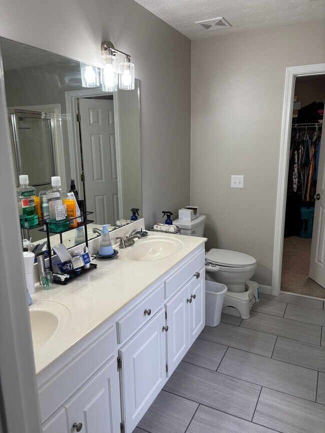 Building Photo - Wonderful home in Thorington Trace for rent!