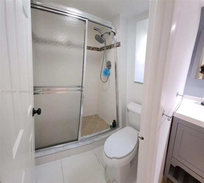 Building Photo - 20381 NE 30th Ave