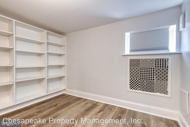 Building Photo - 2 br, 2.5 bath House - 860 W. 33rd Street