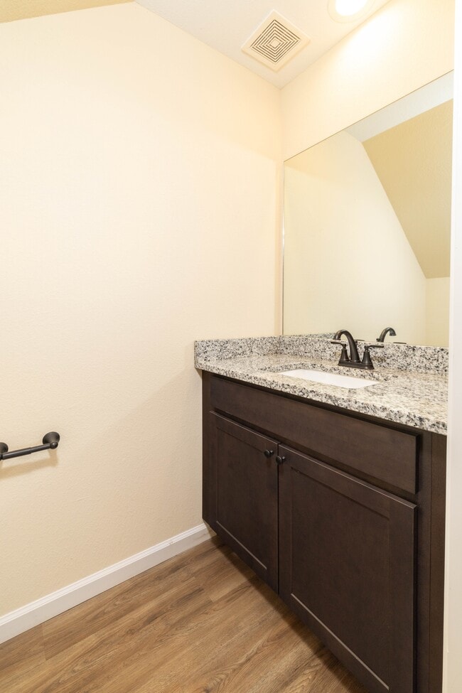 Building Photo - 923 Warrior Hill Dr