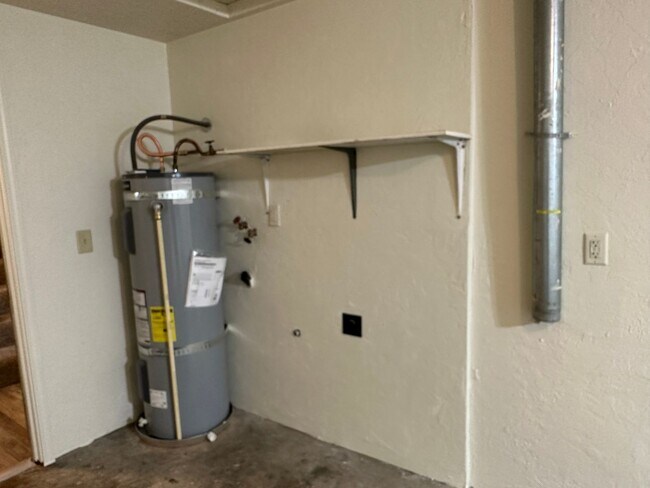 Building Photo - 776-778 W. Quinalt St.