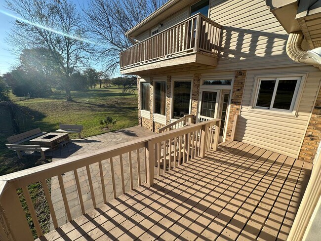 Building Photo - FOR LEASE - 4 Bed, 4 Bath, 5000sqft, 1.5 a...