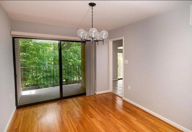 Building Photo - 7952 Inverness Ridge Rd