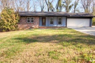 Building Photo - Cozy home minutes away from campus!